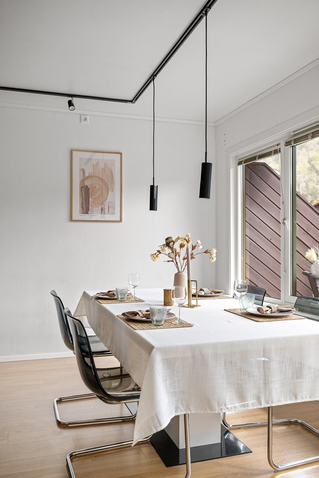 Samle familie og venner til et hyggelig måltid. Galleribilde