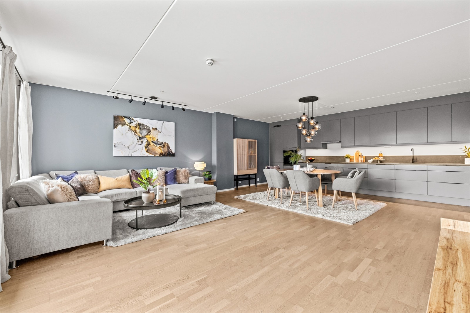 Det er en energieffektiv leilighet, med vannbåren oppvarming. Galleribilde