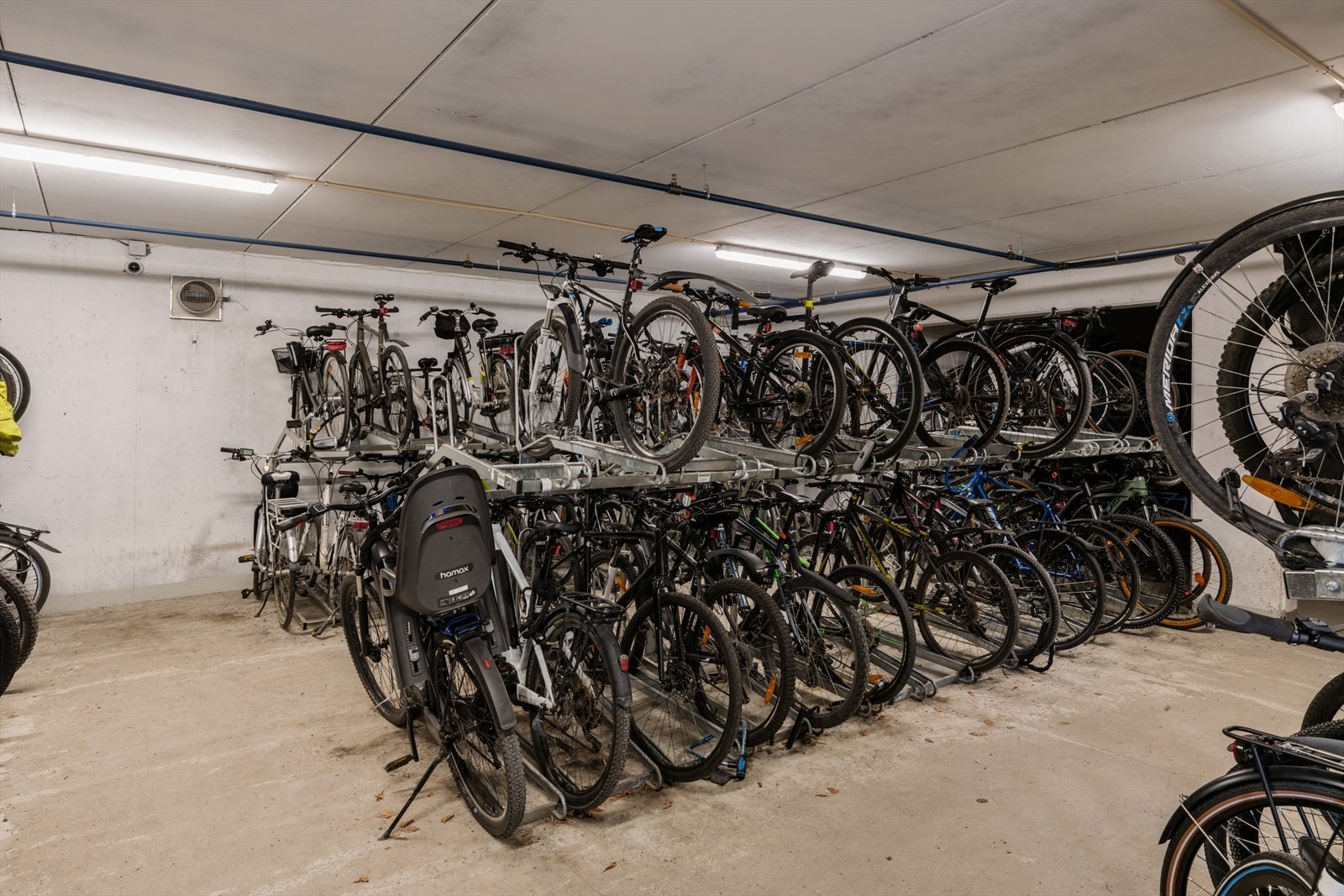 Det er egen sykkelparkering hvor du kan parkere sykkelen. Galleribilde
