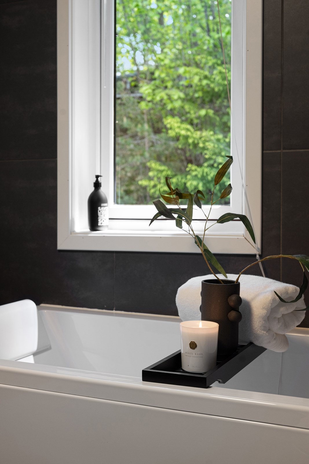 Badet har varmekabler og gir deg følelsen av luksus i hverdagen. Galleribilde