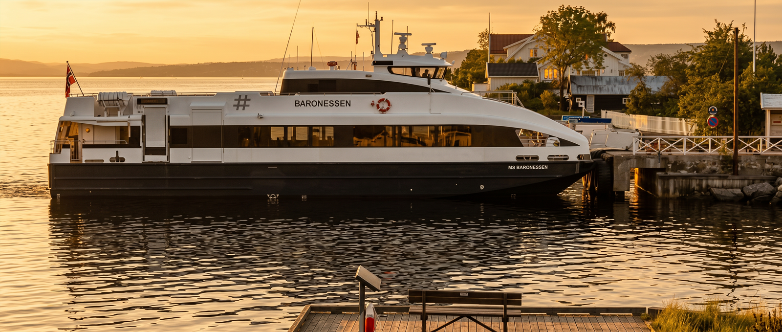Fra Vollen brygge går båten som tar deg til Aker brygge på 27 minutter. Galleribilde