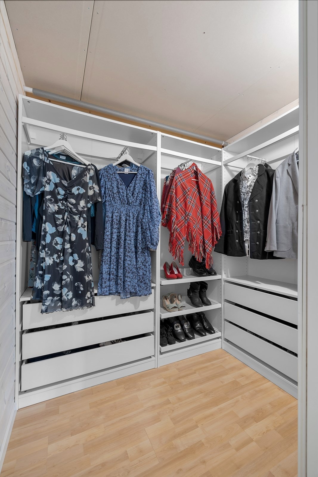 Walk- in garderobe. Galleribilde