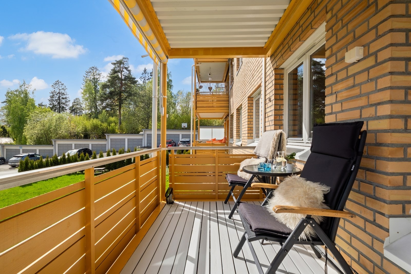 Her er det plass til hagemøbler og grill. Galleribilde