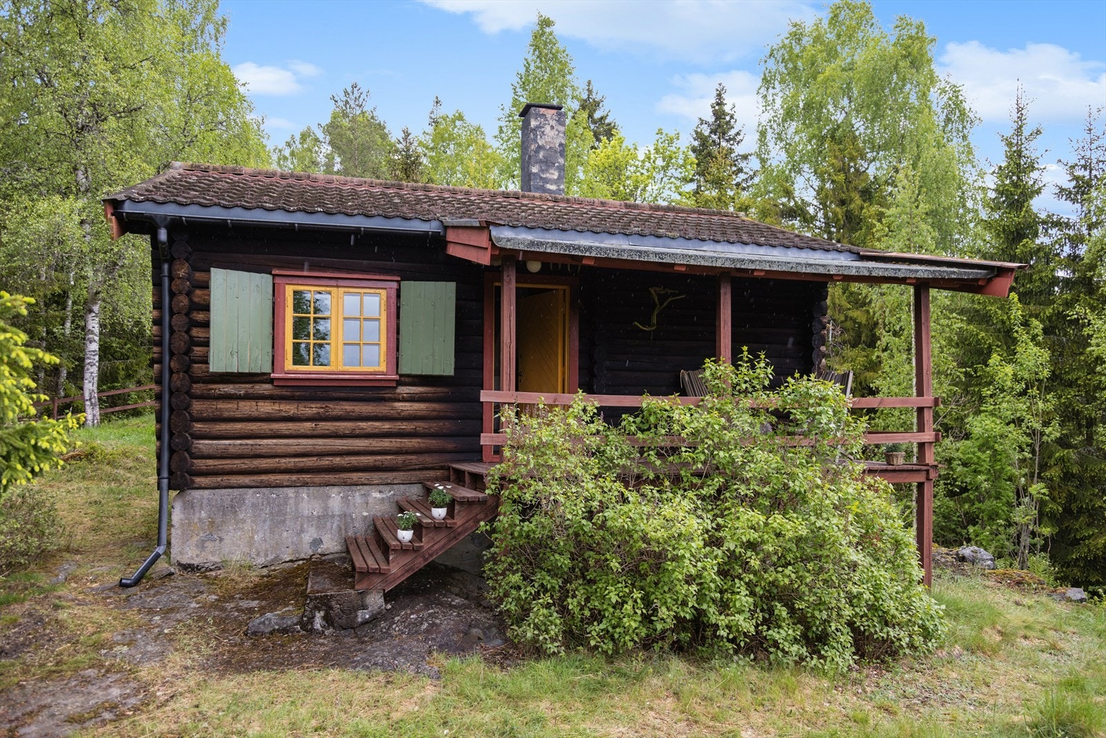 Velkommen til Burudveien 51B - Koselig laftehytte med sjarm og nostalgi Foto: EFKT Inger-Mette Galleribilde