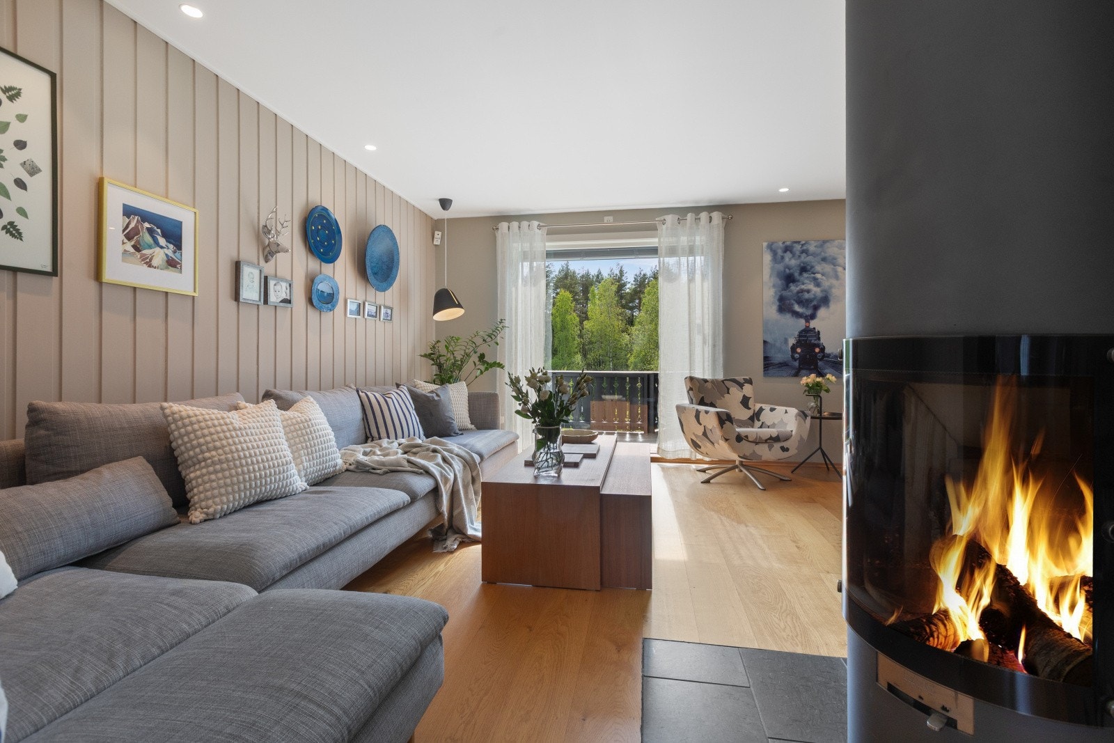 Peisen gir både varme og hygge på kjøligere dager. Galleribilde