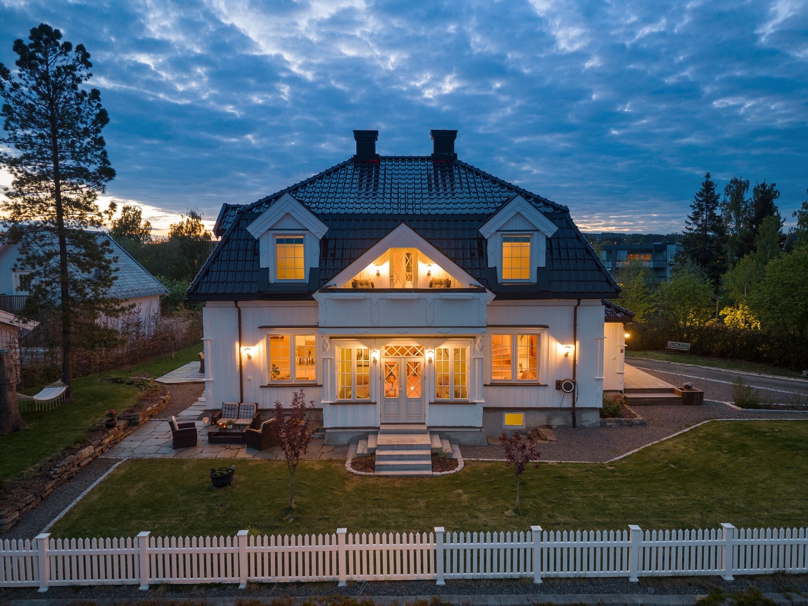 Velkommen til Bispegata 1 og Villa Høyen! - Foto Pholio v/Bjørnar Fjeldberg Galleribilde