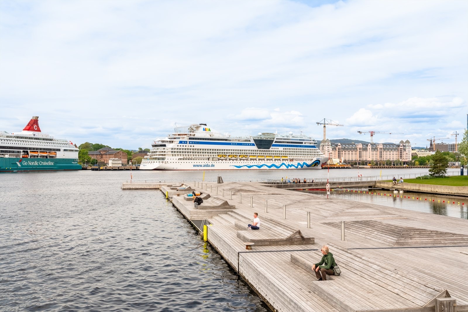 Beliggenheten er ideell for deg som setter pris på sjøliv og naturopplevelser, med mulighet for morgen- og kveldsbad, kajakkturer, gode restauranter samt flotte turmuligheter langs havnepromenaden og på Ekeberg. Galleribilde