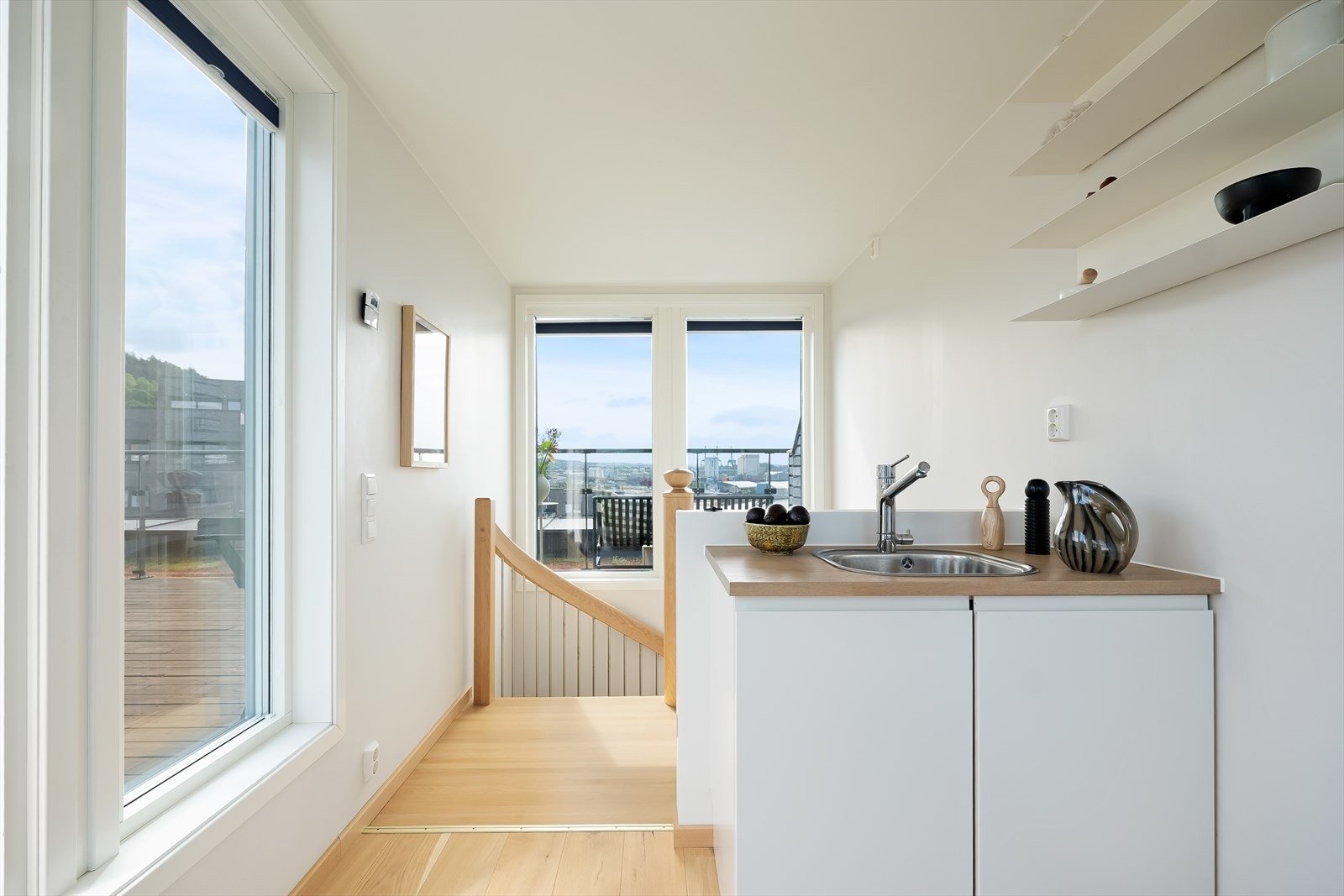 Her kommer du opp til selve prikken over i'en - din egen private takterrasse. Galleribilde