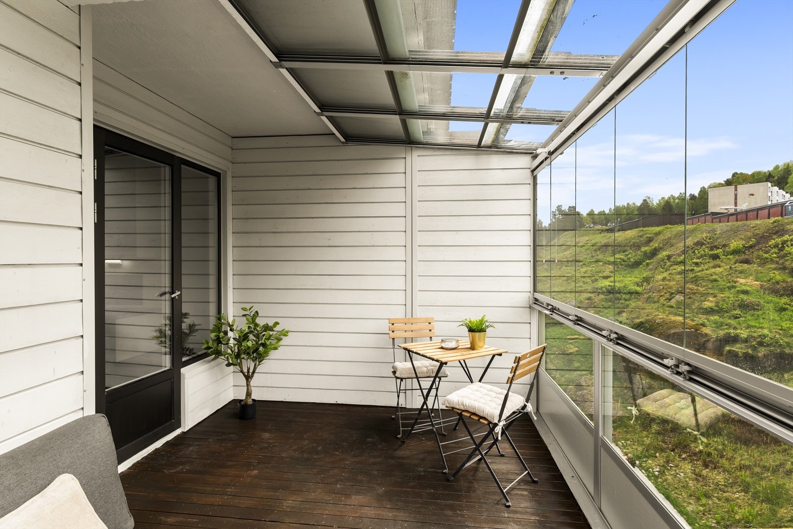 Her ligger alt til rette for hyggelige morgenkaffer og sommerkvelder. Galleribilde