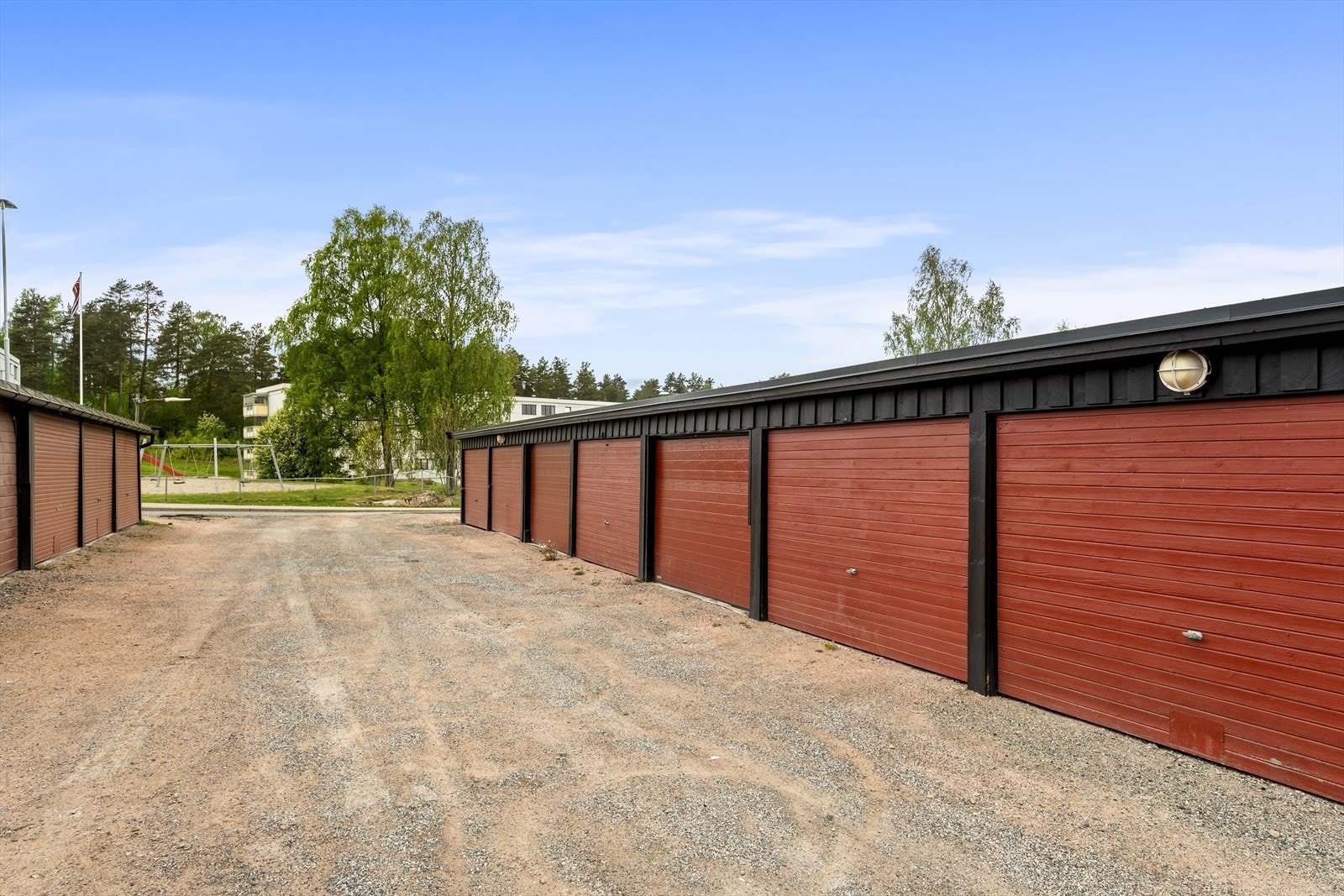 Garasjeplass i felles garasjerekke, med muligheter for EL-bil oppsett. Galleribilde