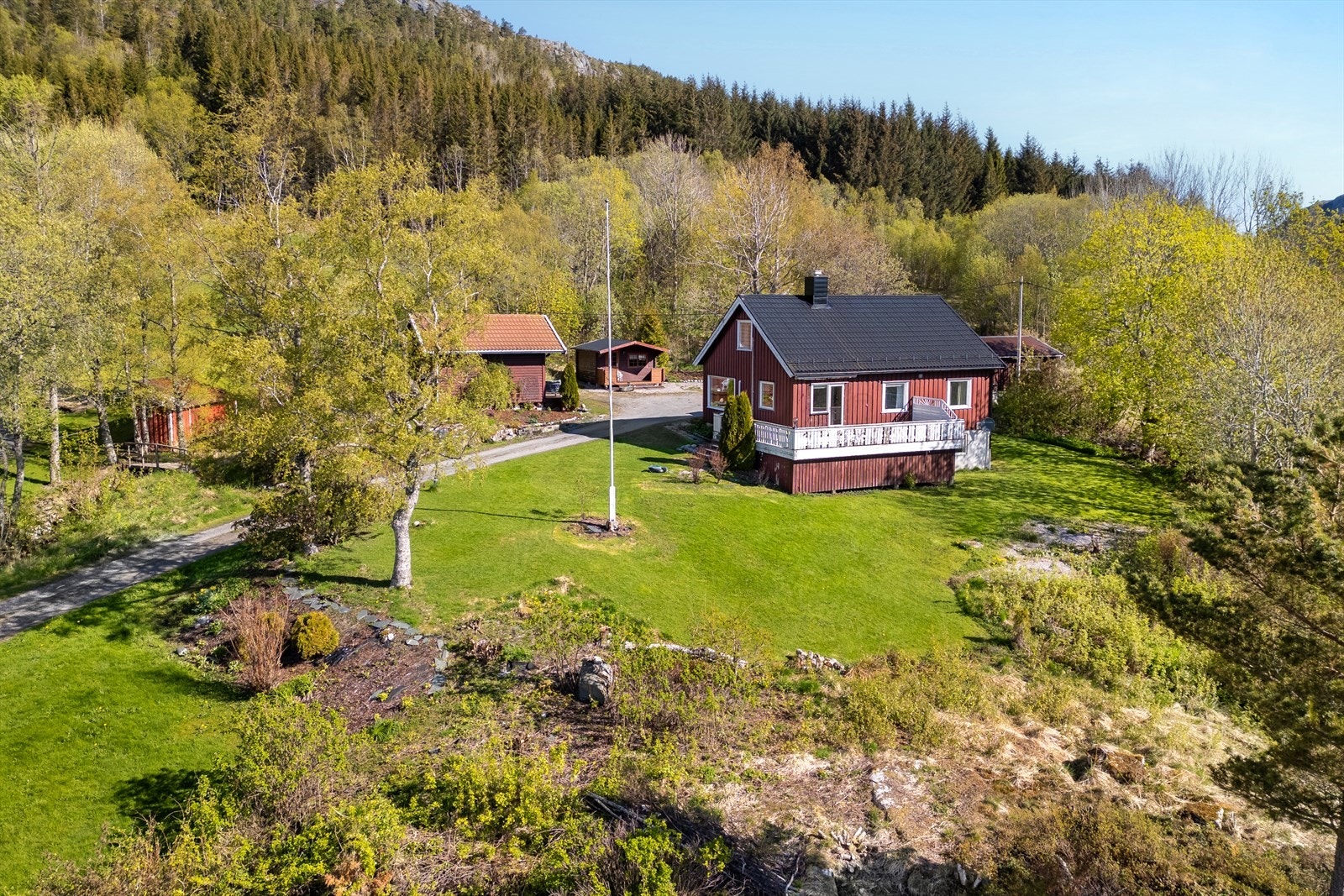 Aktiv eiendom ved Anniken E Waagø har gleden av å presentere Eidshaugveien 934. Foto Jimmy Seo Galleribilde