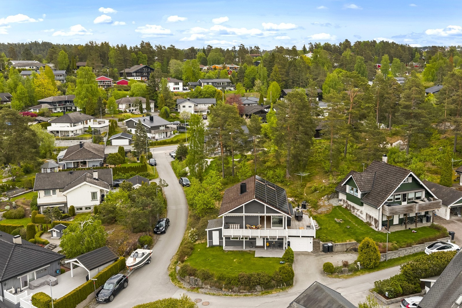 Området er kjent for å være rolig, trygt og svært godt tilrettelagt for barnefamilier. Galleribilde