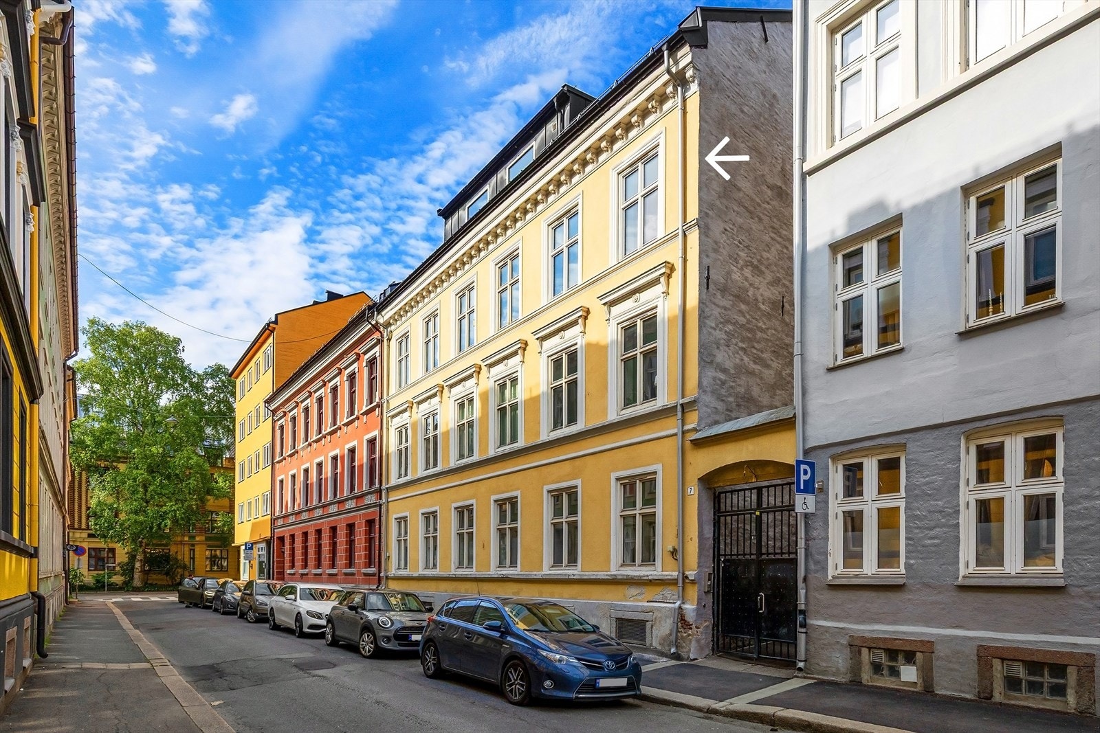 Fasade og adkomst nr. 7 Galleribilde