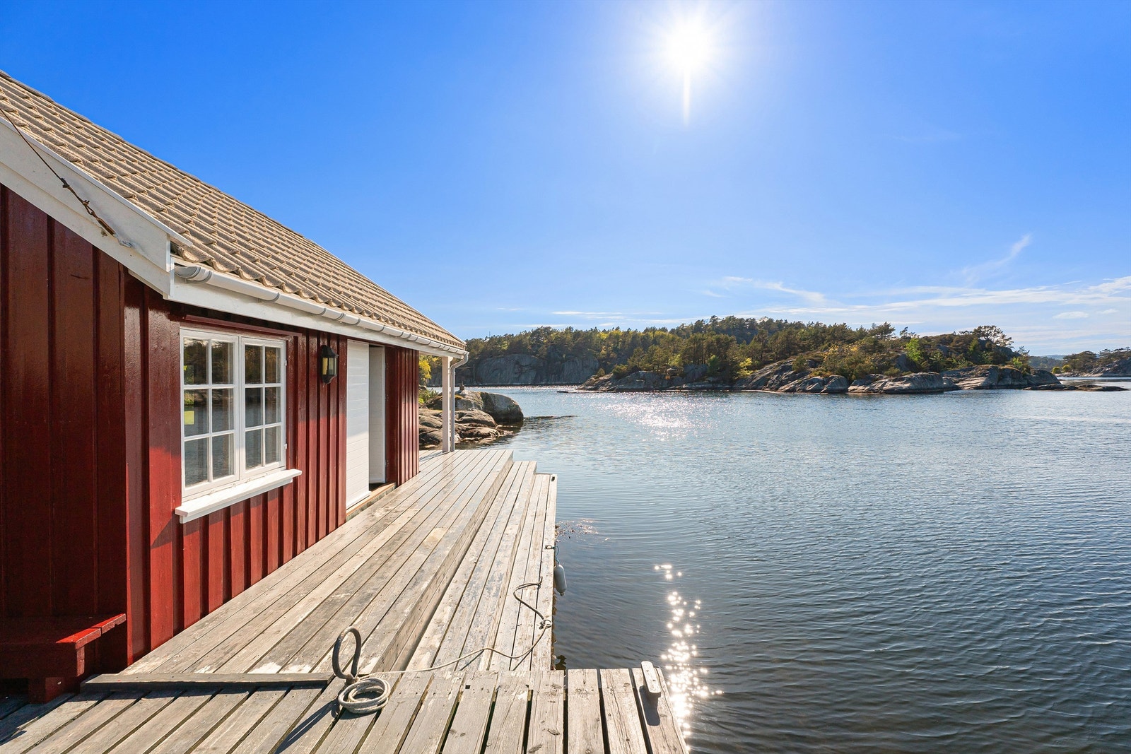Utsikten fra sjøbua mot egen øy. Galleribilde