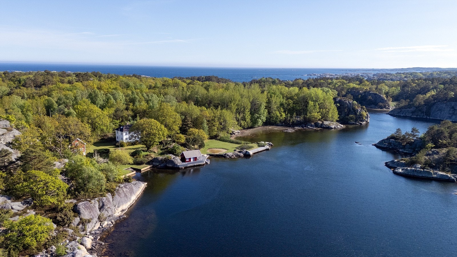 Midt i Lillesands idylliske skjærgård finner man Ullerøya. Galleribilde