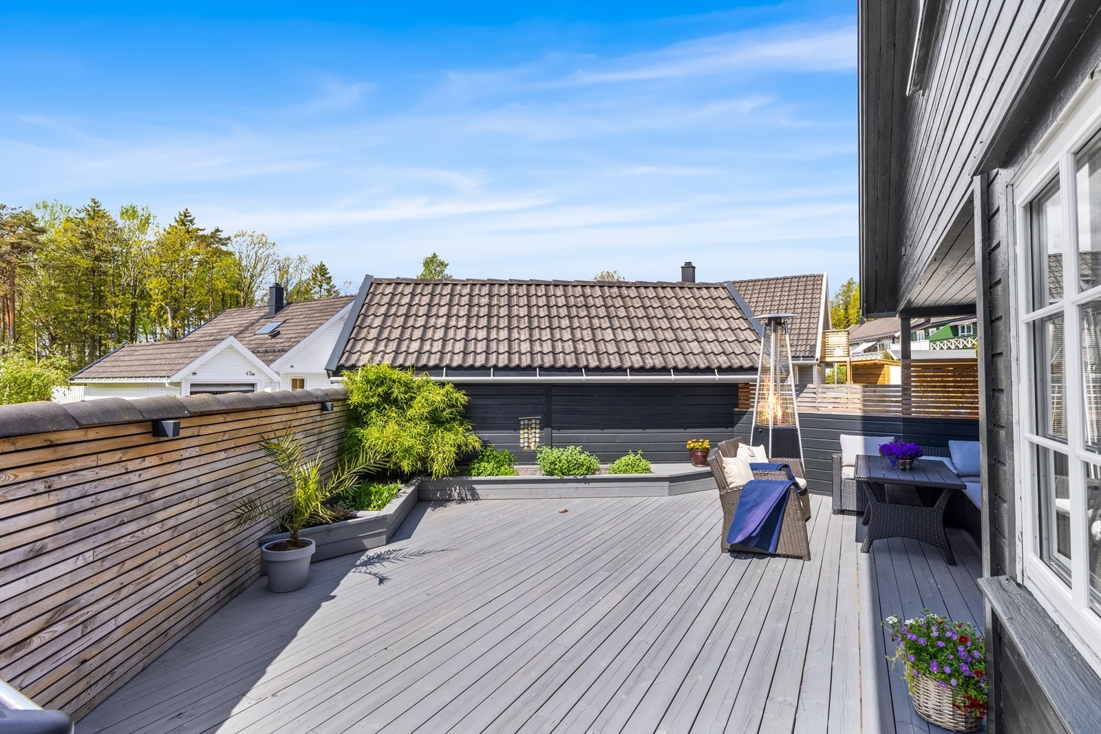 Fint uteområde for både avslapning og sosiale sammenkomster. Galleribilde