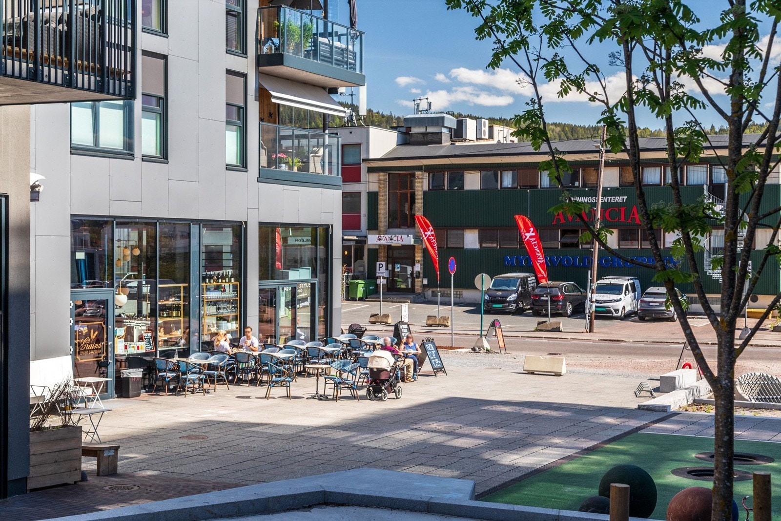 Stadig voksende servicetilbud i Frysjaparken, like ved Radioveien Galleribilde
