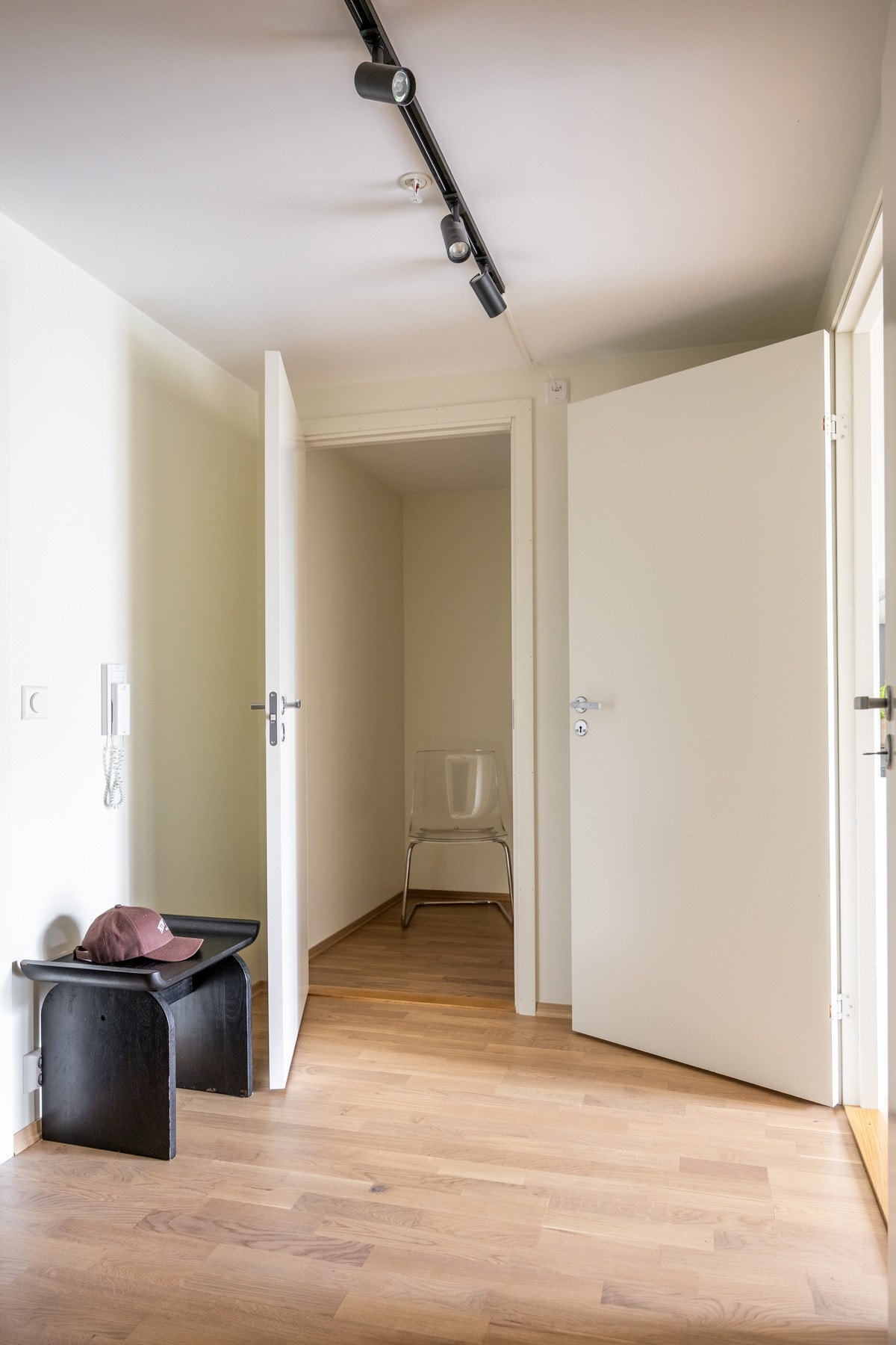 Videre adkomst til innvendig bod med flere bruksmuligheter. Galleribilde