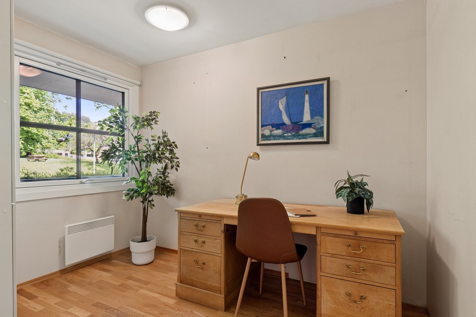Passer perfekt som barnerom, gjesterom eller kontor, alt etter hva man har behov for. Galleribilde