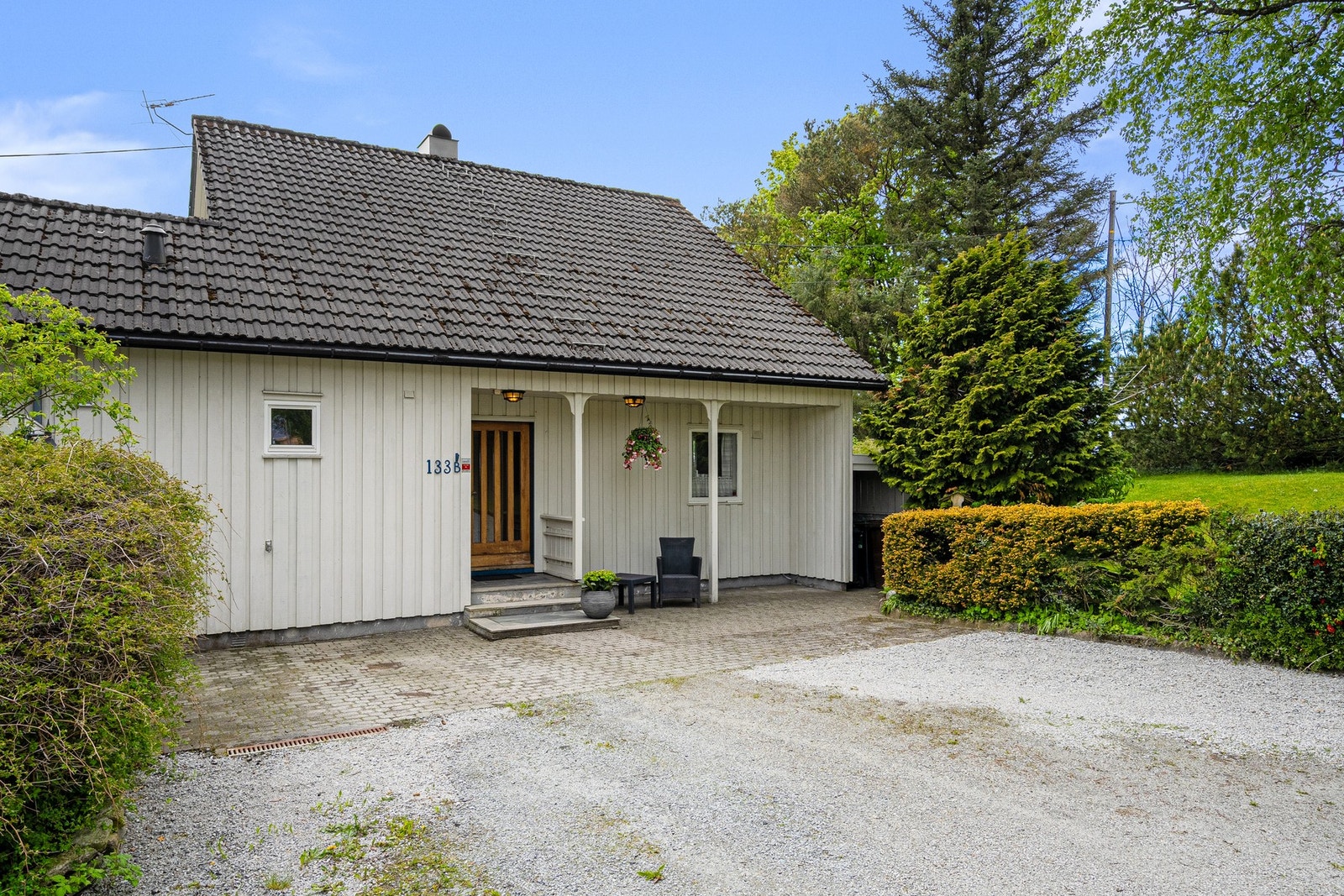 Enebolig bygget i 1963 og påbugget i 2006. Galleribilde