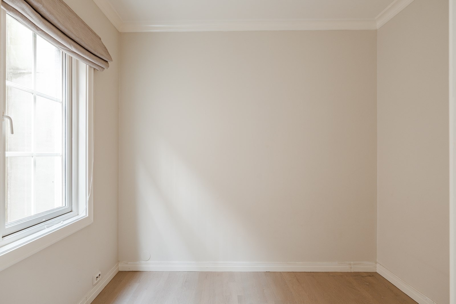 Soverom i hybel Galleribilde