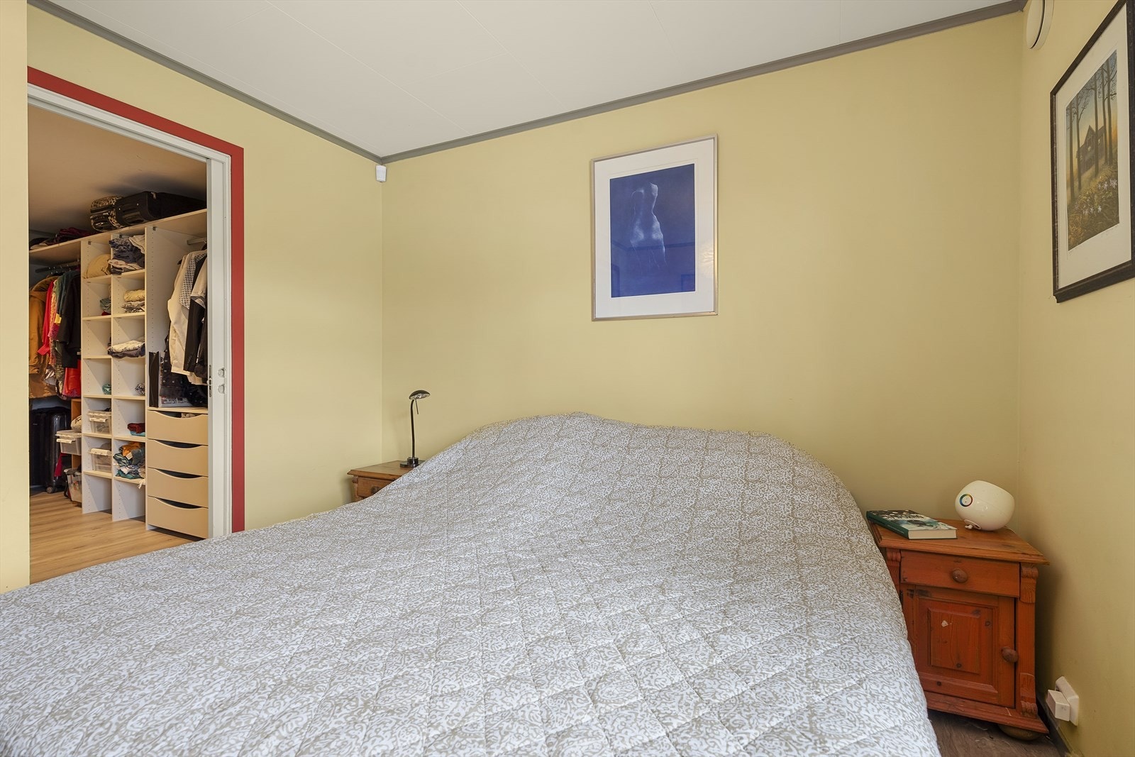 Hovedsoverom med adkomst til walk in garderobe Galleribilde
