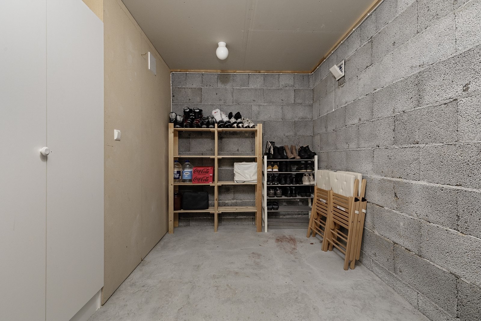 Praktisk bod med oppbevaringsplass. Galleribilde