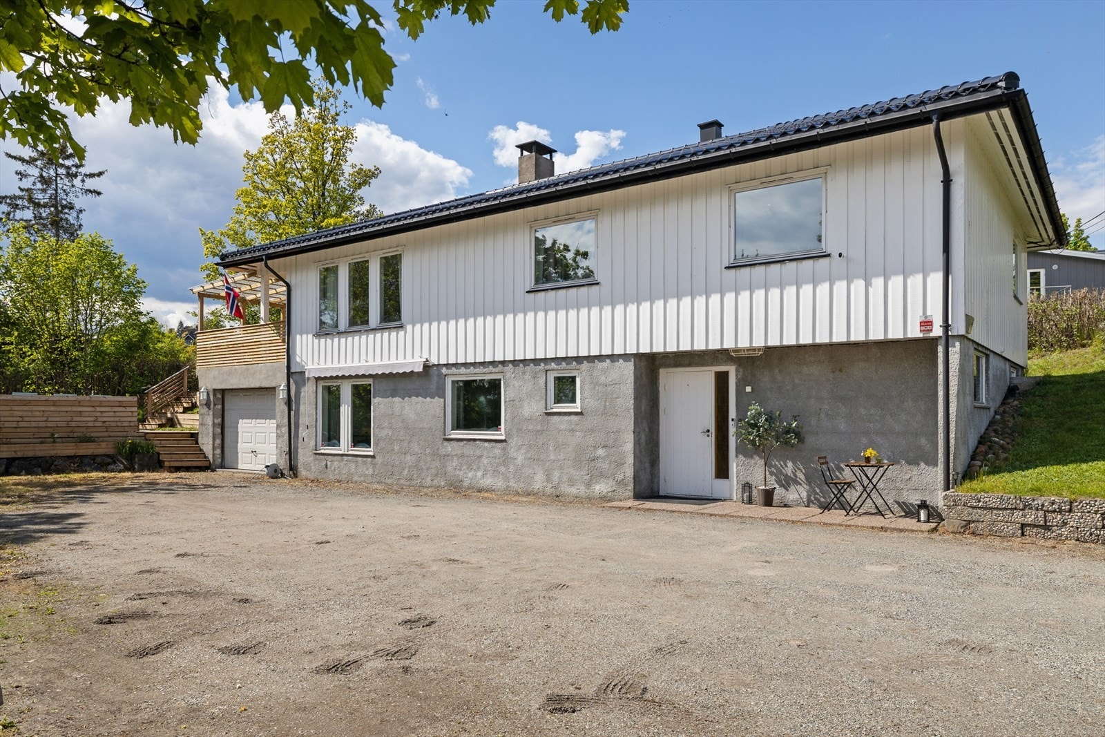 Velkommen til Guriåsen 8 presentert av Tinius Andreas Bull v/ DNB Eiendom. Galleribilde