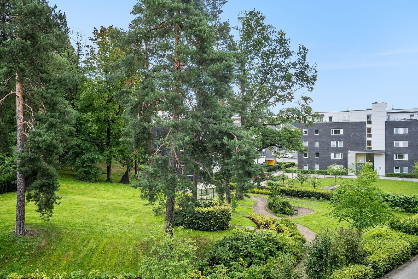 Utsikt mot vakre fellesarealer. Galleribilde