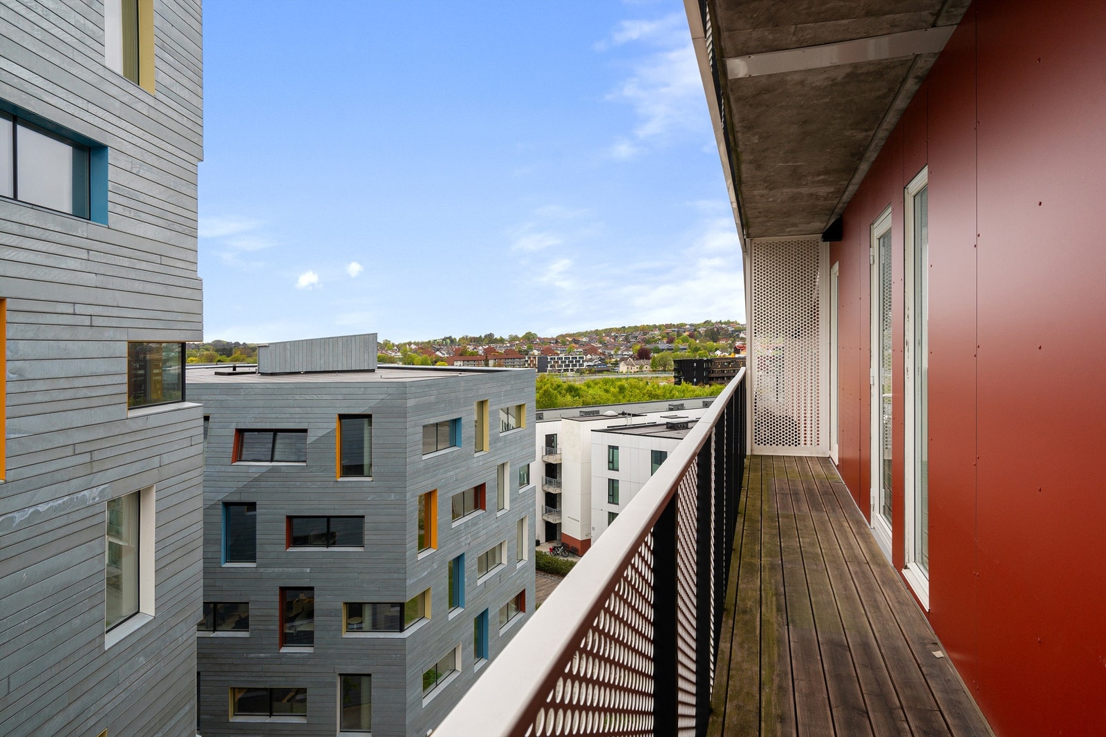 Den andre balkongen er på 10 m² og har tilgang fra begge soverommene. Galleribilde