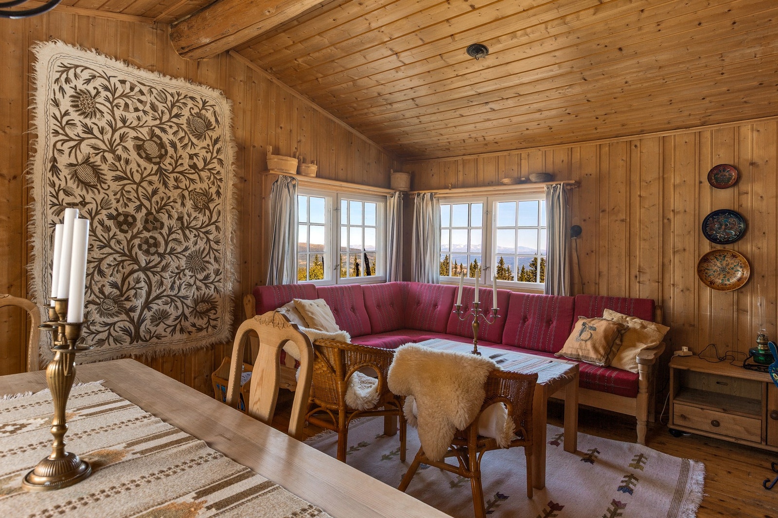 Plass til både salong og en spisegruppe. Galleribilde