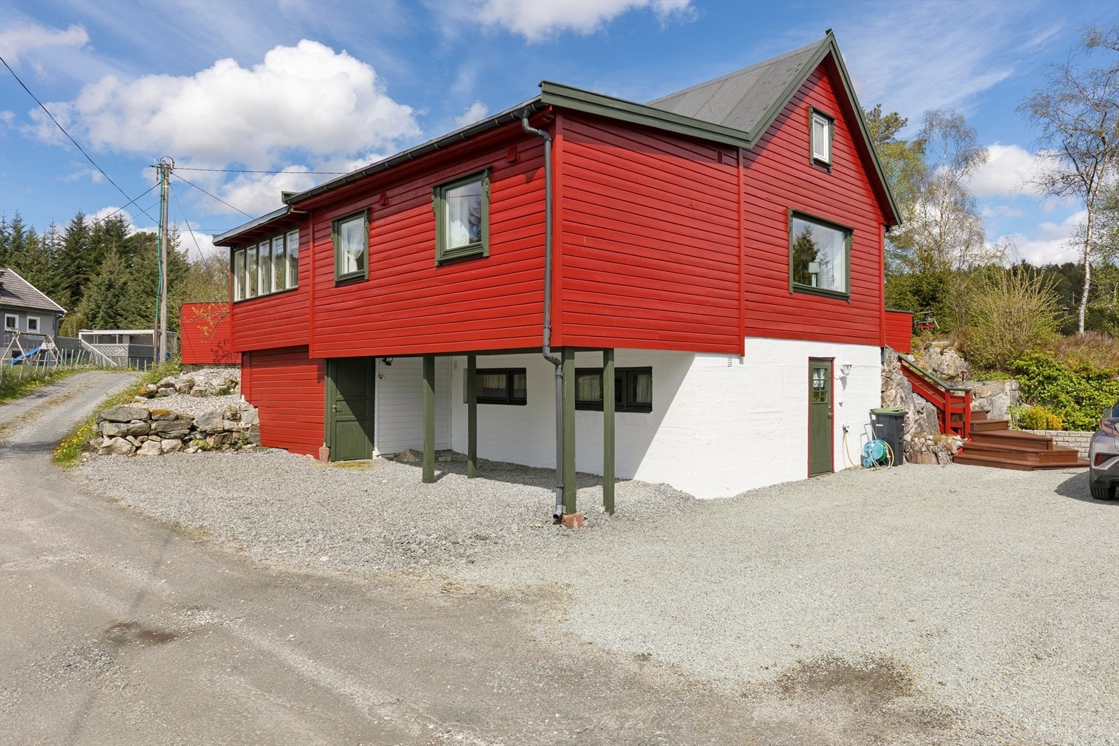 God plass til parkering på egen tomt. Velkommen til visning! Galleribilde