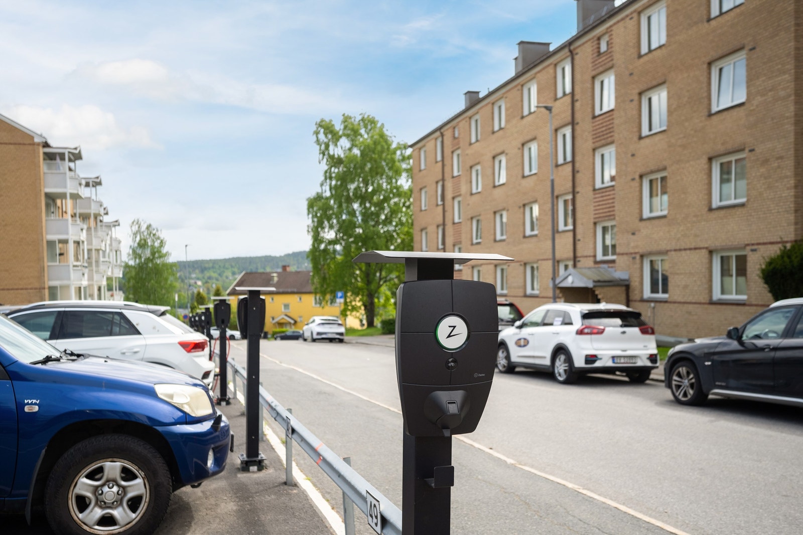 Borettslaget har garasje/parkering som kan leies etter venteliste (pt. ca. 30 stk på venteliste). Galleribilde