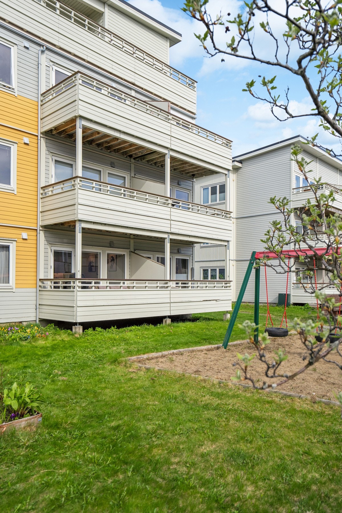 Leiligheten ligger i et ettertraktet område nær strandpromenade, butikker og sentrum. Galleribilde