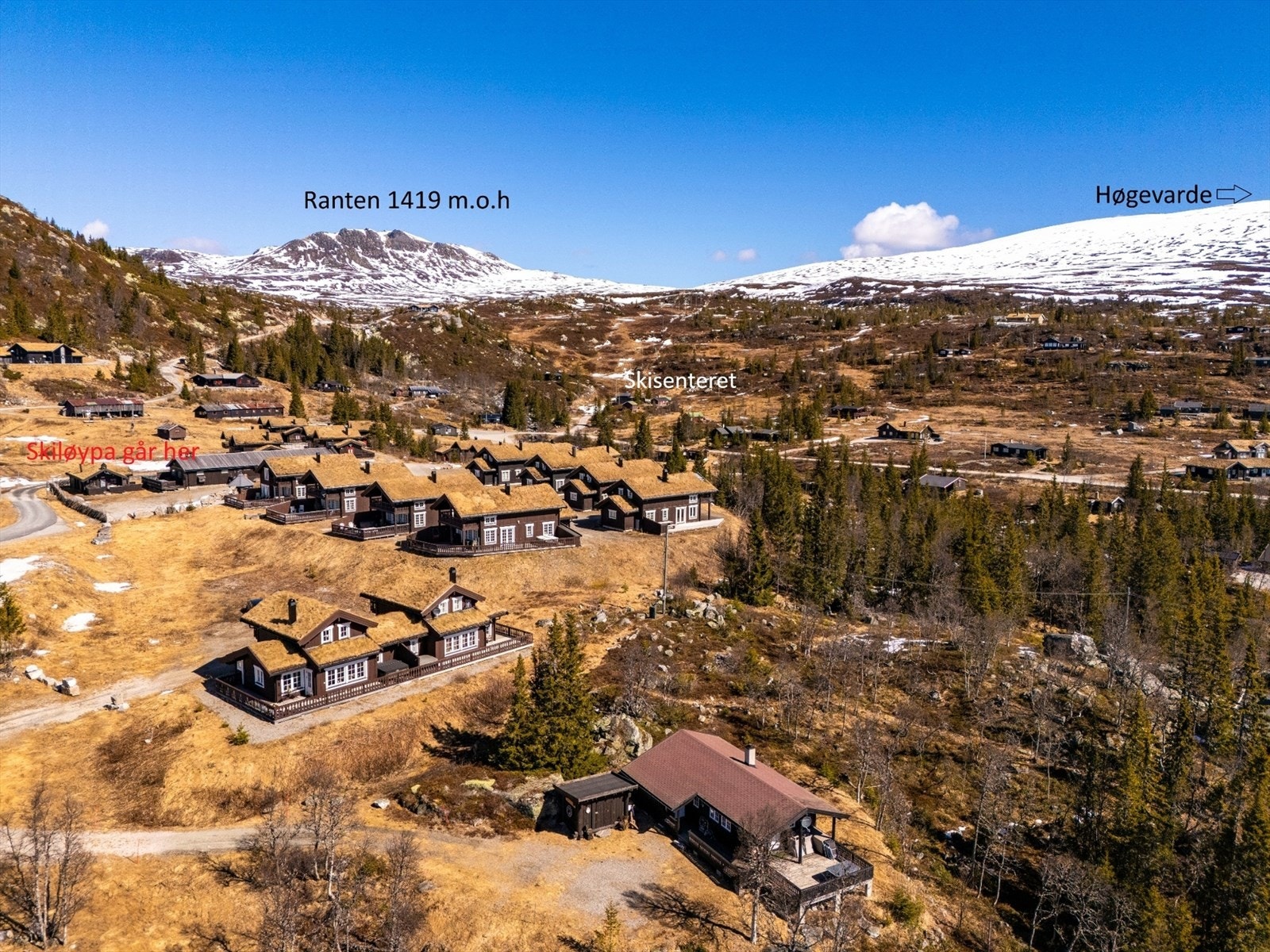 Hytta ligger sentralt til høyfjellet med turløyper og skiløyper samt skisenteret og Tempelseter Trollstue Galleribilde