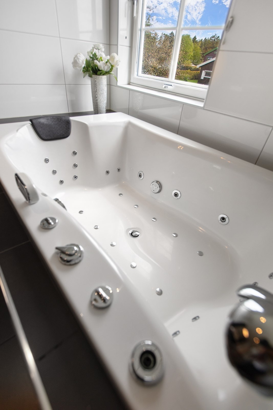 Badekar for avslappende stunder. Galleribilde