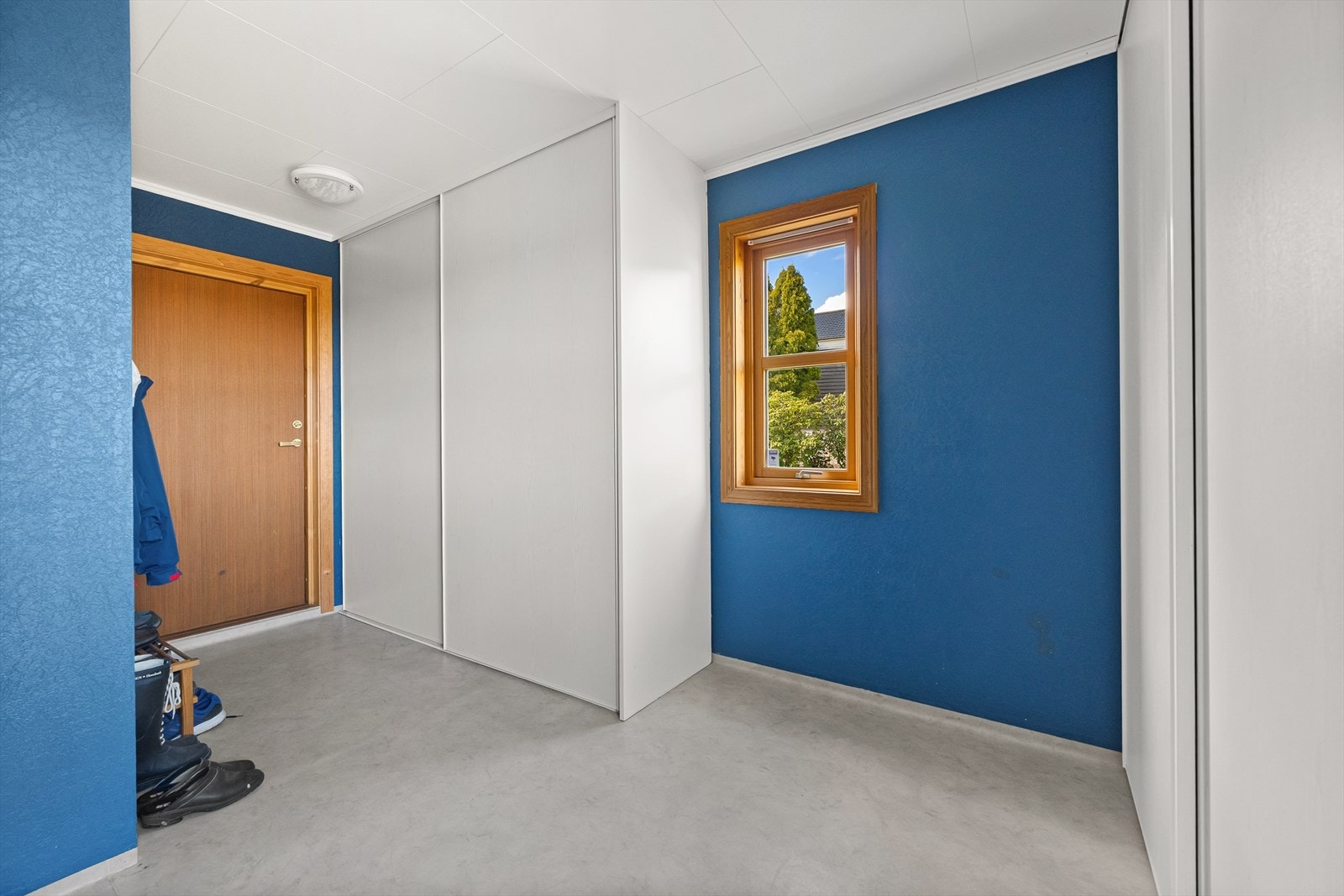 Vaskerommet har god plass til oppbevaring og fungerer som en groventré. Galleribilde