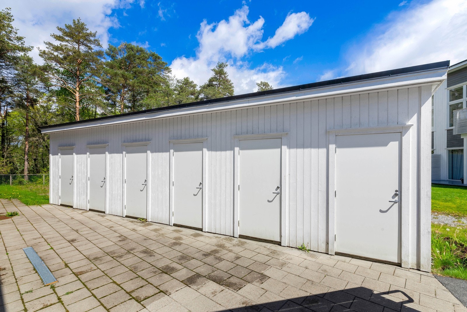 Utvendig bod. Galleribilde