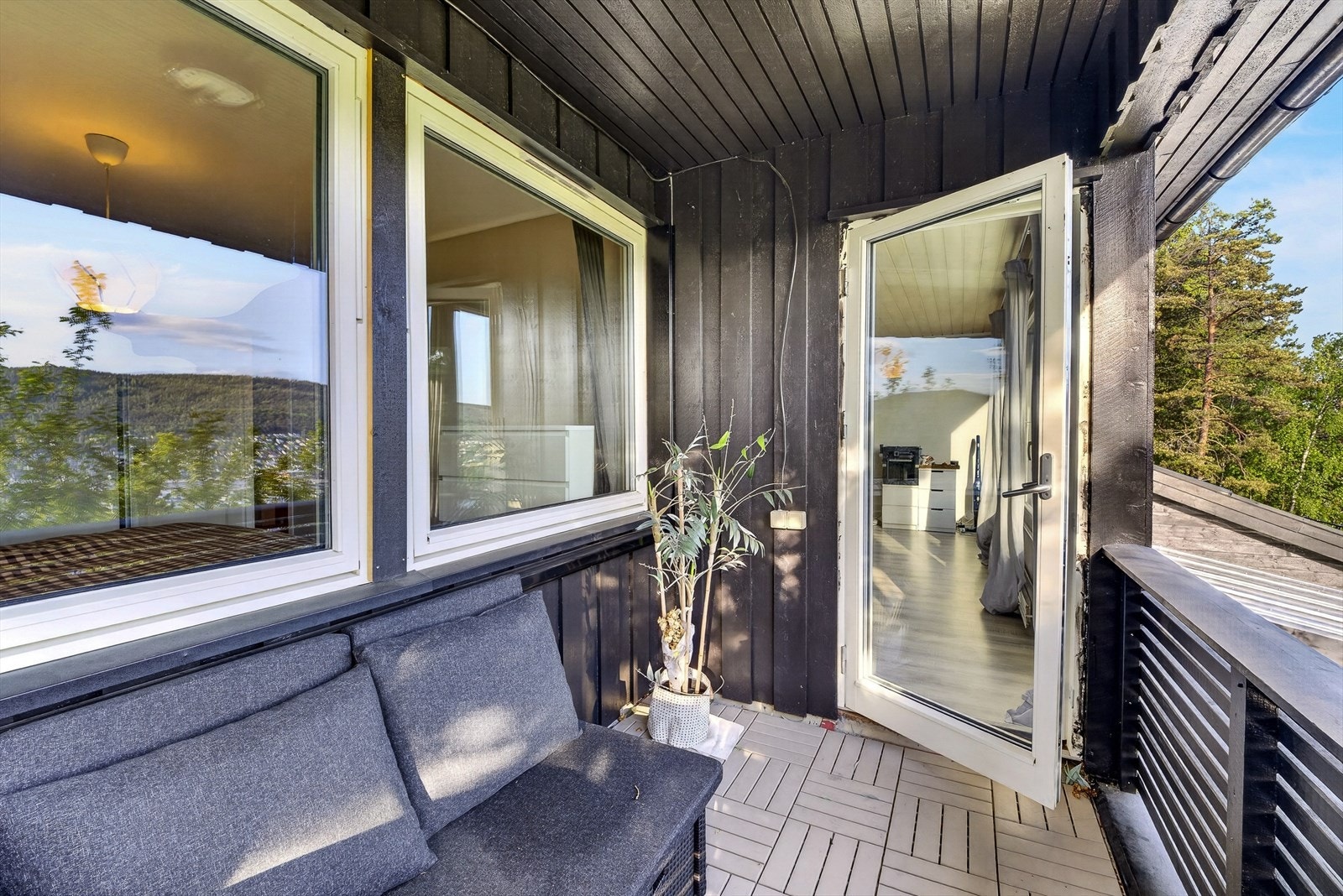 Utleiedel: Leiligheten har en flott, solrik balkong for fine sommerdager! Galleribilde