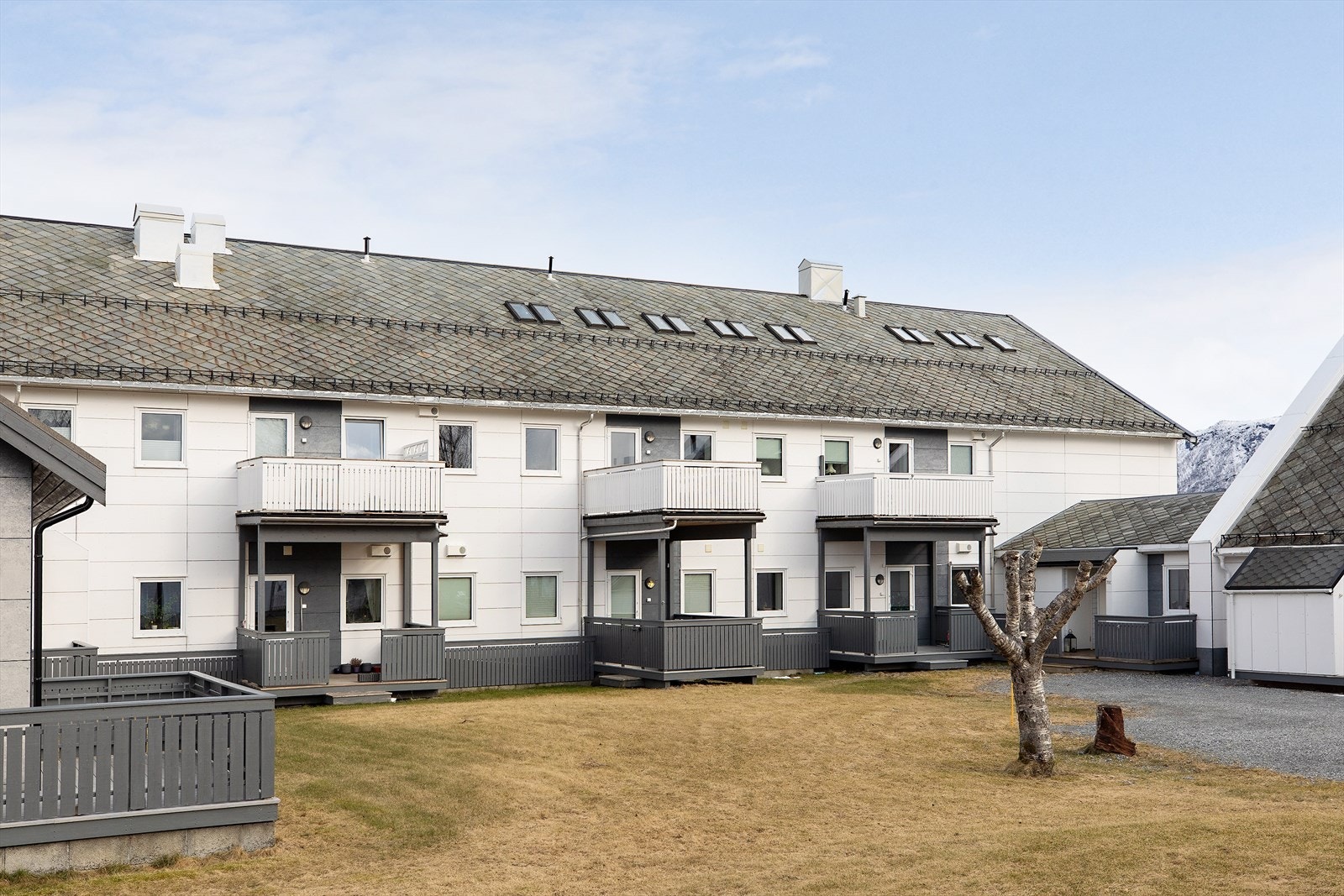 Leiligheten sees ca rett frem i 2. etg Galleribilde