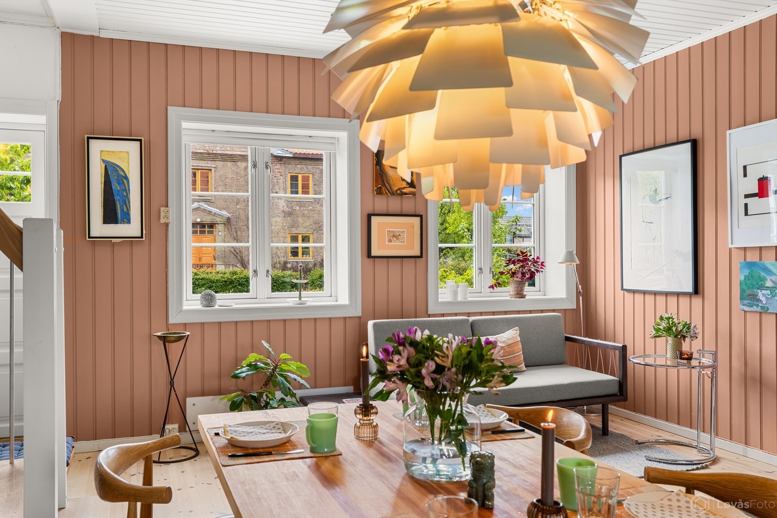 Tenk å kunne invitere venner og familie hit, og ha grønne omgivelser rett utenfor døren. Galleribilde
