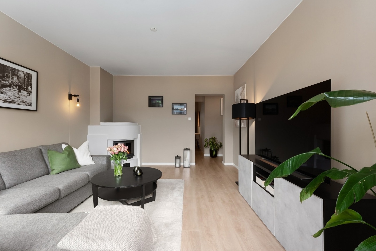Dette er et svært sosialt rom, perfekt til å invitere venner og familie på besøk Galleribilde