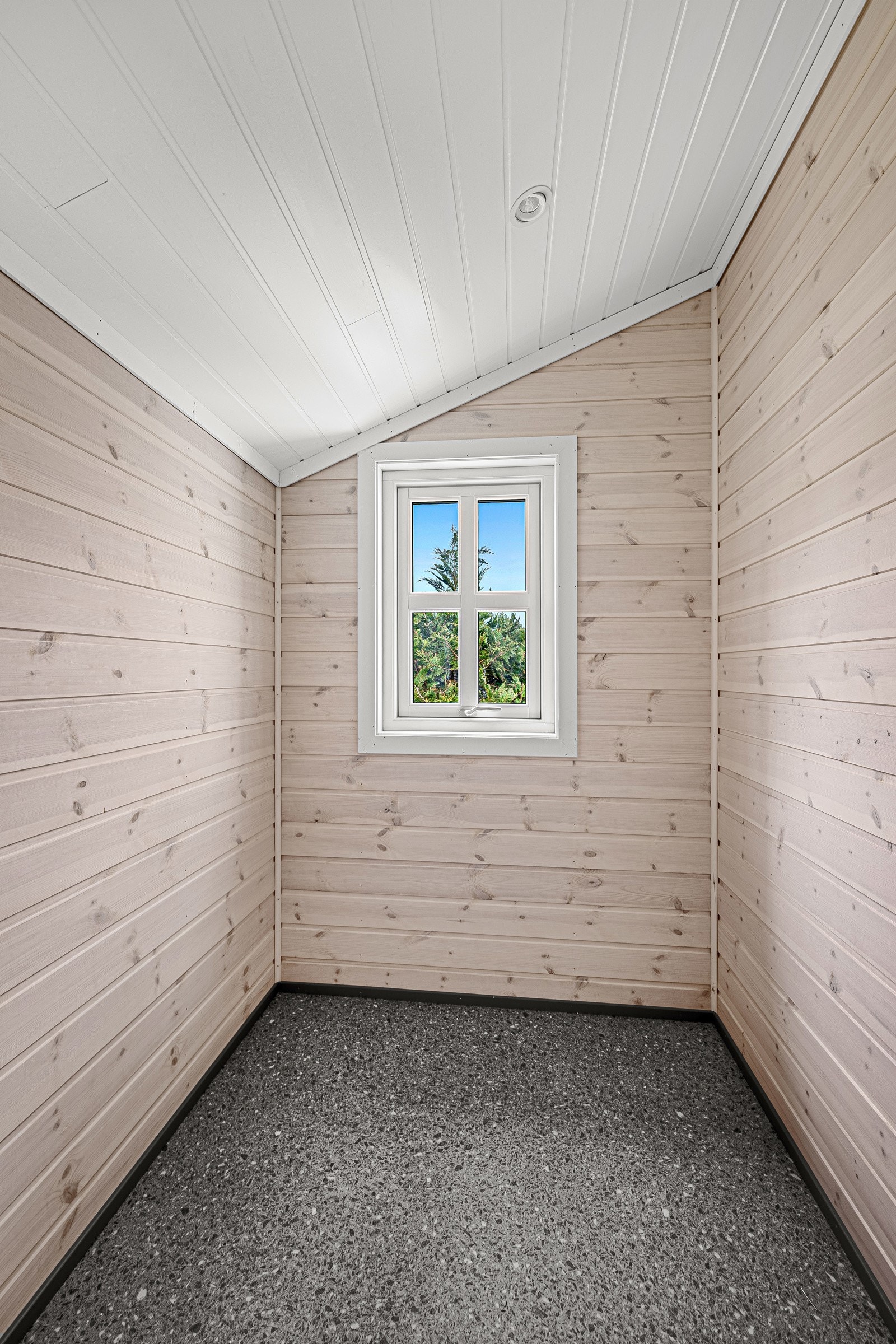 Walk-in garderobe/bod med adkomst fra soverom 1 Galleribilde