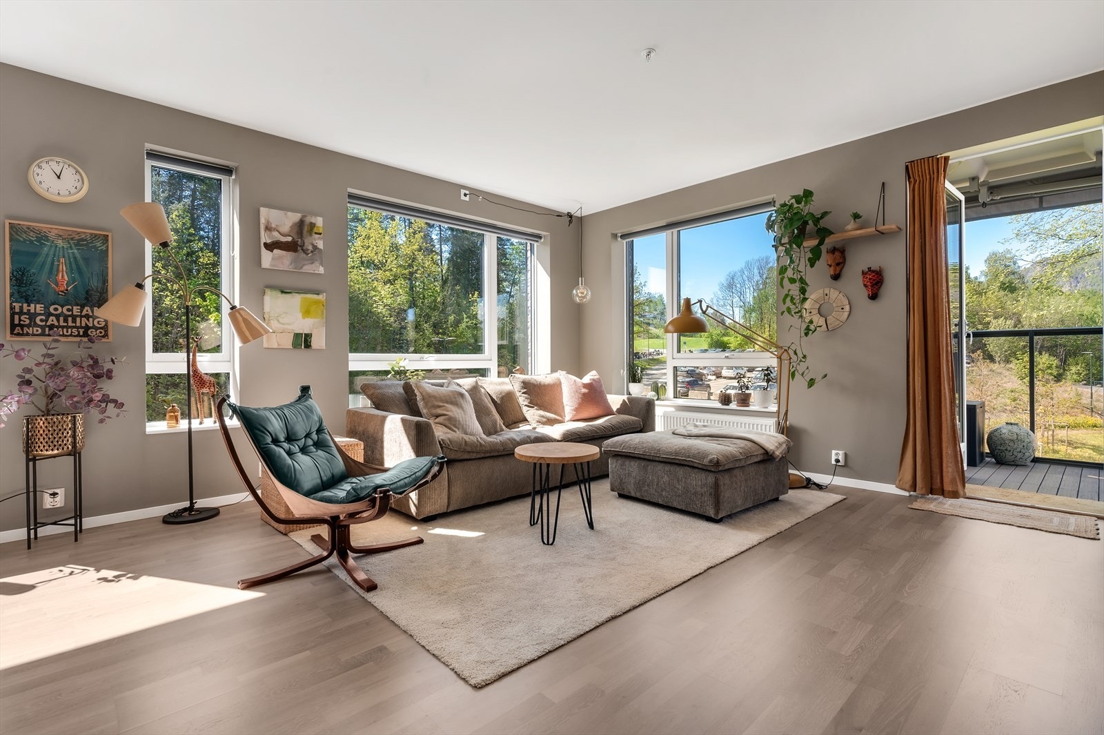 Leiligheten ligger i bygningens 4. etasje og har et bruksareal på 91 m². Galleribilde