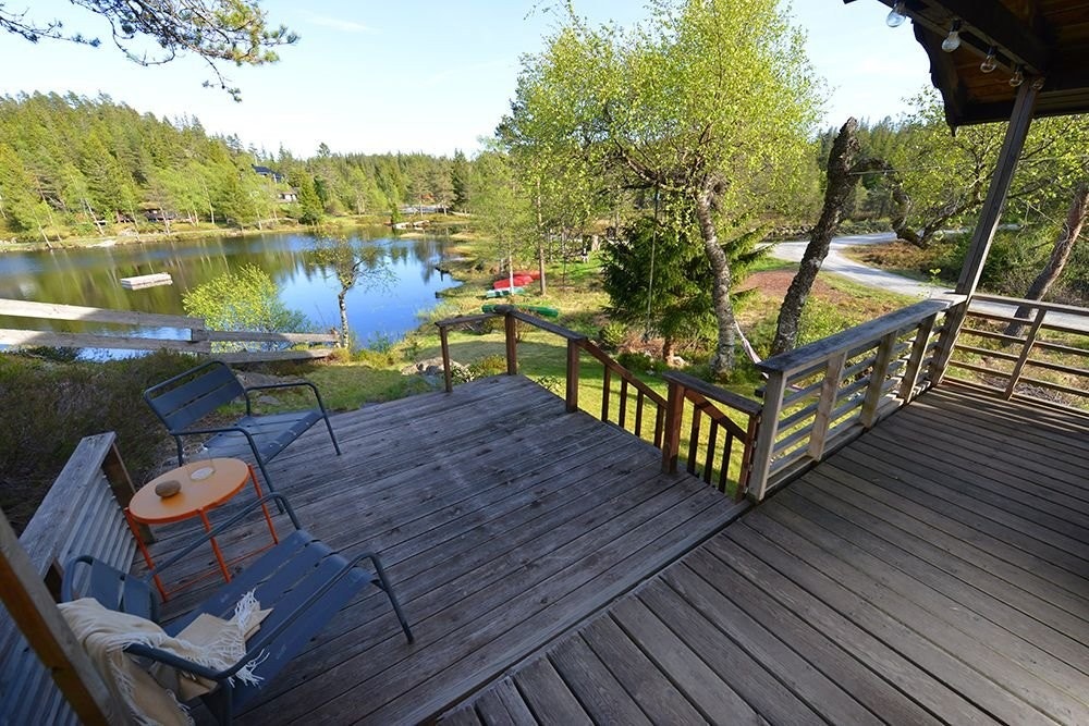 Veranda med fin uteplass og utsikt Galleribilde