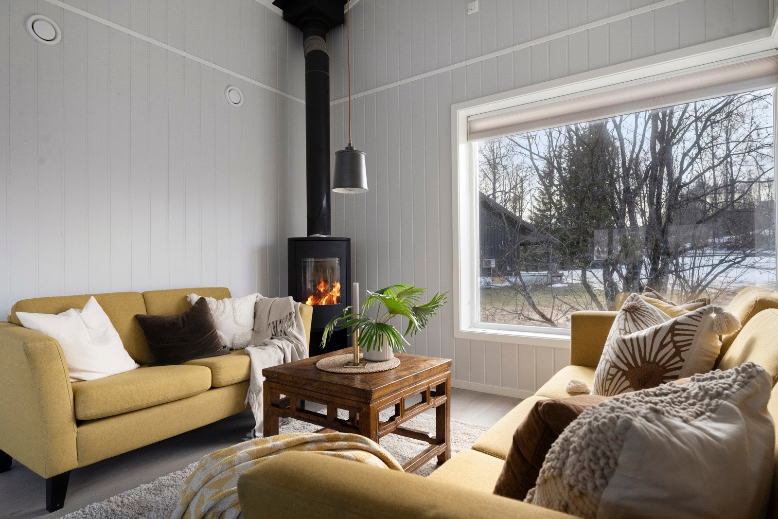 Int_102 Galleribilde