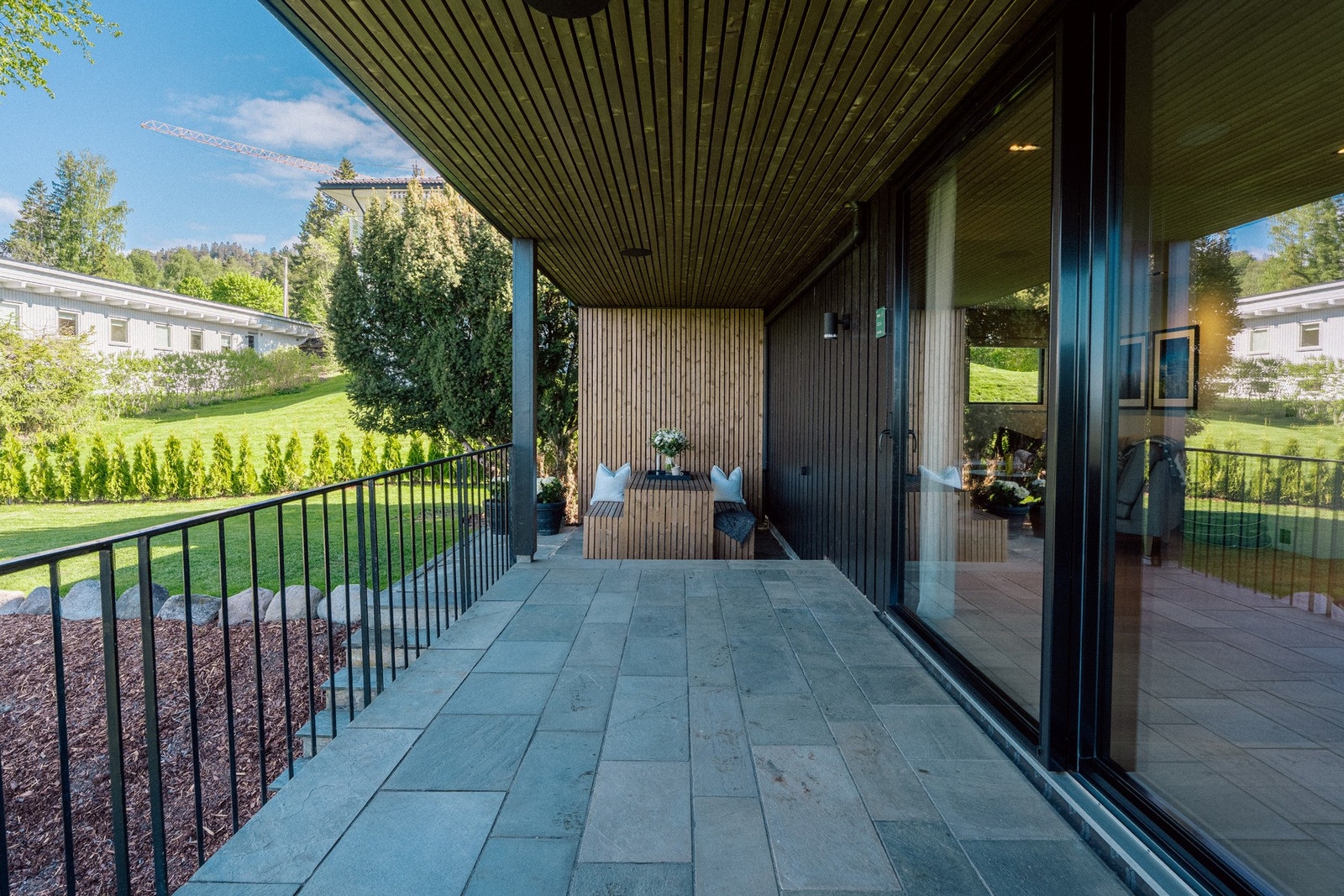 Stor terrasse på 34 kvadratmeter. Galleribilde
