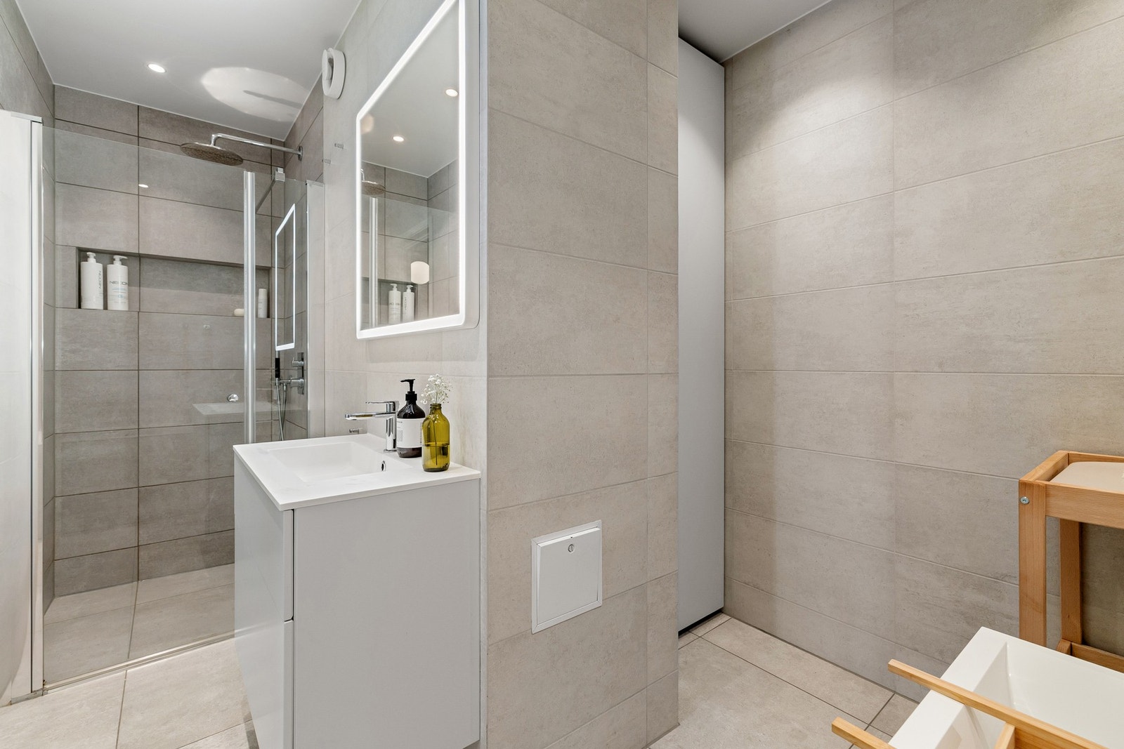 Badet er av svært god størrelse med påkostede løsninger. Galleribilde