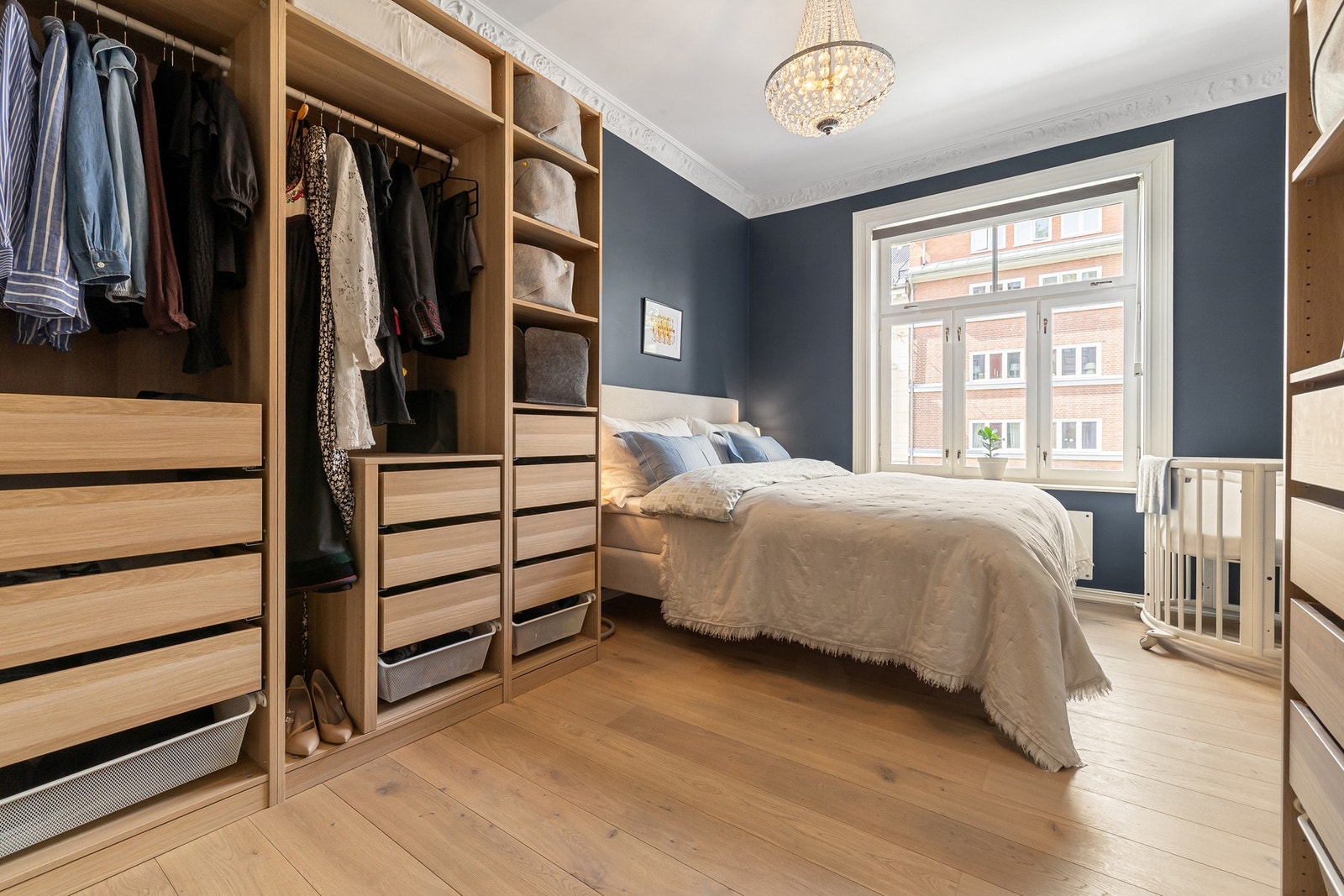 Plass til stor dobbeltseng. Galleribilde
