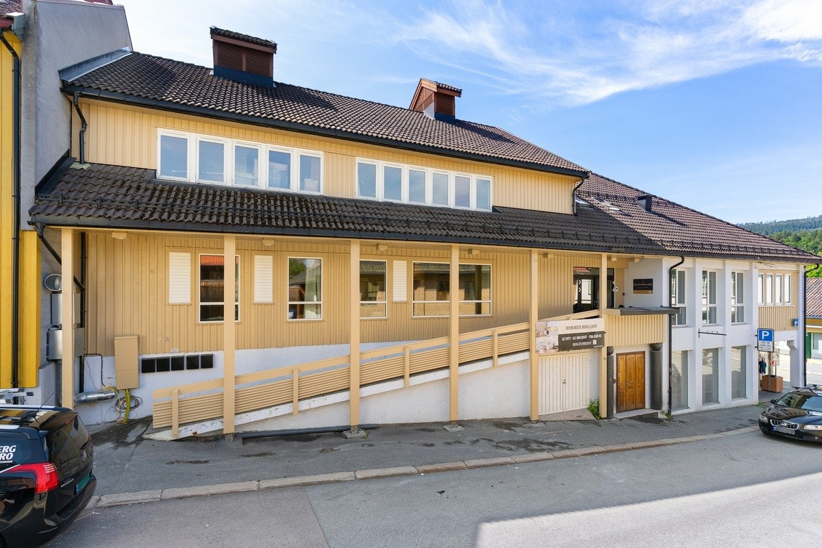 Fasaden og de fem leilighetene i Bygården er totalrenovert i 2025! Galleribilde